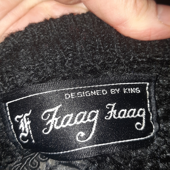 Vintage Chic Black Women's Vest with Embellishments In Good Pre-loved Condition - Picture 2 of 7